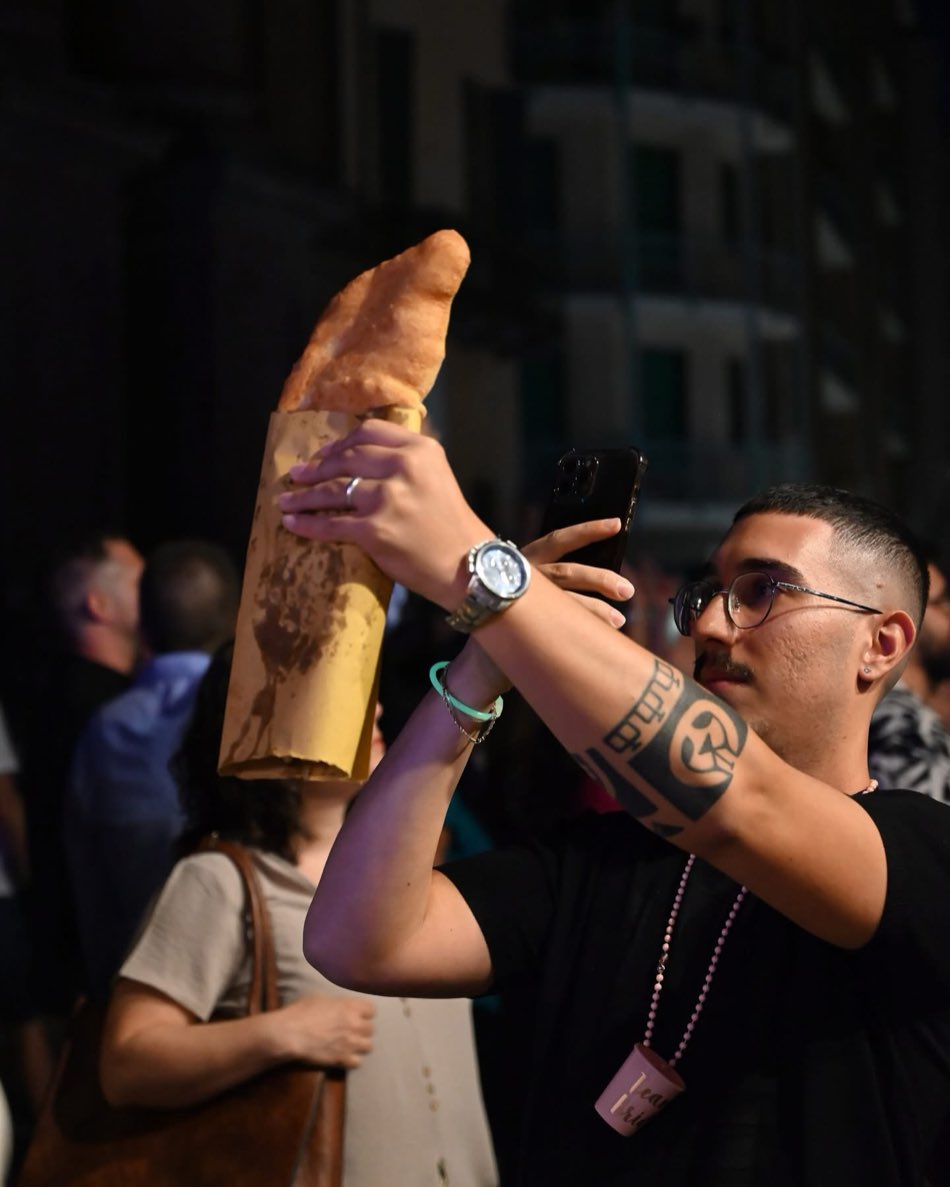 Il panuozzo napoletano appena servito