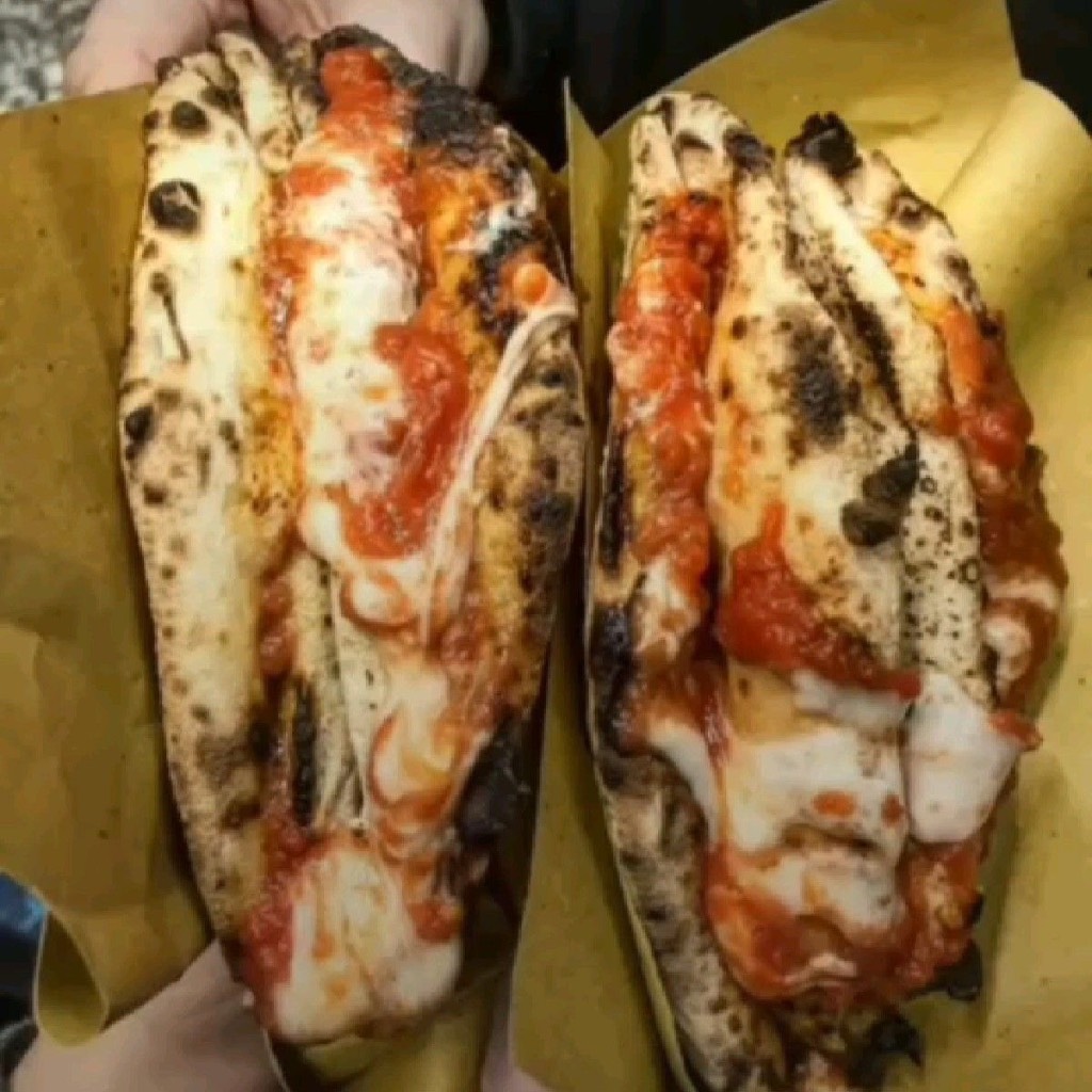 La pizza a portafoglio di 081, come nei vicoli di Napoli